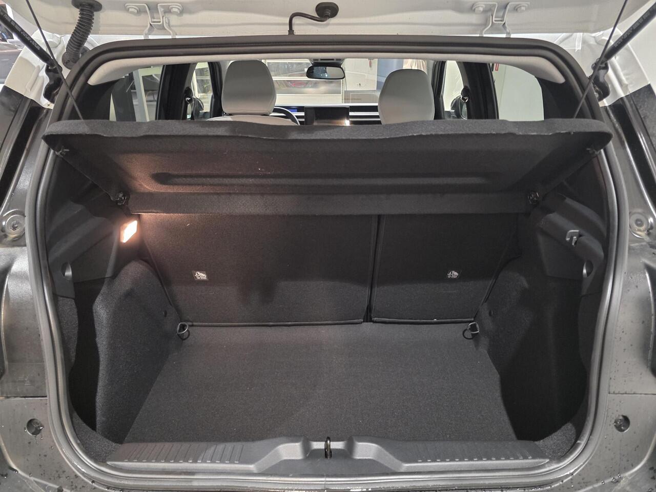 Citroen C3 Max 1.2 Turbo 100pk | 8 JAAR GARANTIE! | TWO-TONE | NAVI | CAMERA | PARKEERHULP | APPLE CARPLAY/ANDROID AUTO | CLIMA | CRUISE CONTROL | DAB+