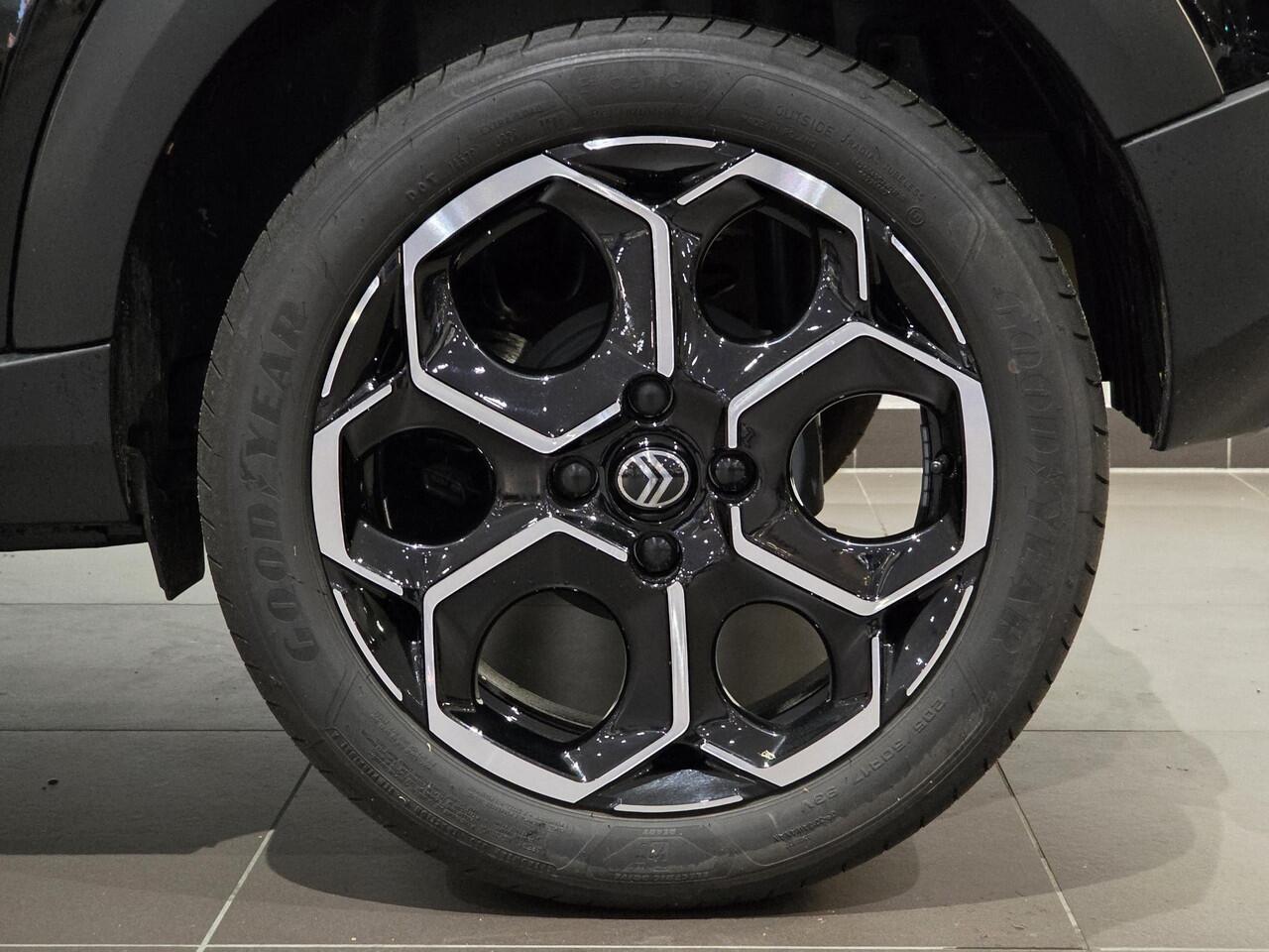 Citroen C3 Max 1.2 Turbo 100pk | 8 JAAR GARANTIE! | TWO-TONE | NAVI | CAMERA | PARKEERHULP | APPLE CARPLAY/ANDROID AUTO | CLIMA | CRUISE CONTROL | DAB+