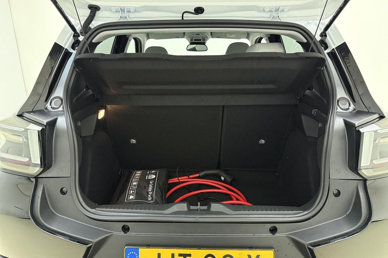 Citroen C3 Ë-C3 Max 113pk 44 kWh 100% Elektrisch | Camera | Airco | Cruise Control | Bluetooth | Two Tone White | Nieuw uit voorraad leverbaar | Demo