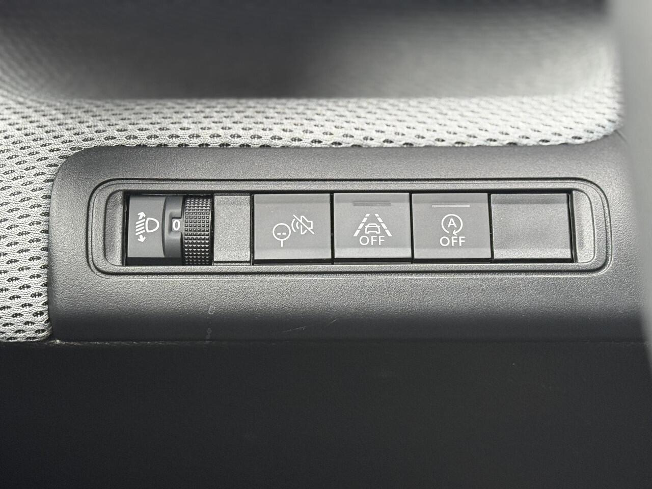 Citroen C3 1.2 Turbo 100pk Plus l Carplay l PDC l Cruise Control