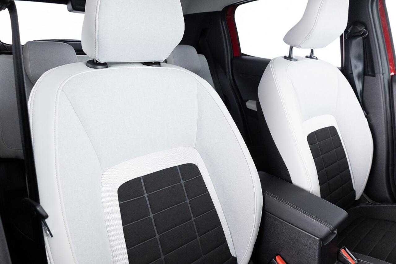 Citroen C3 e-C3 Max 113pk Comfort Range 44 kWh ? 1e Eigenaar