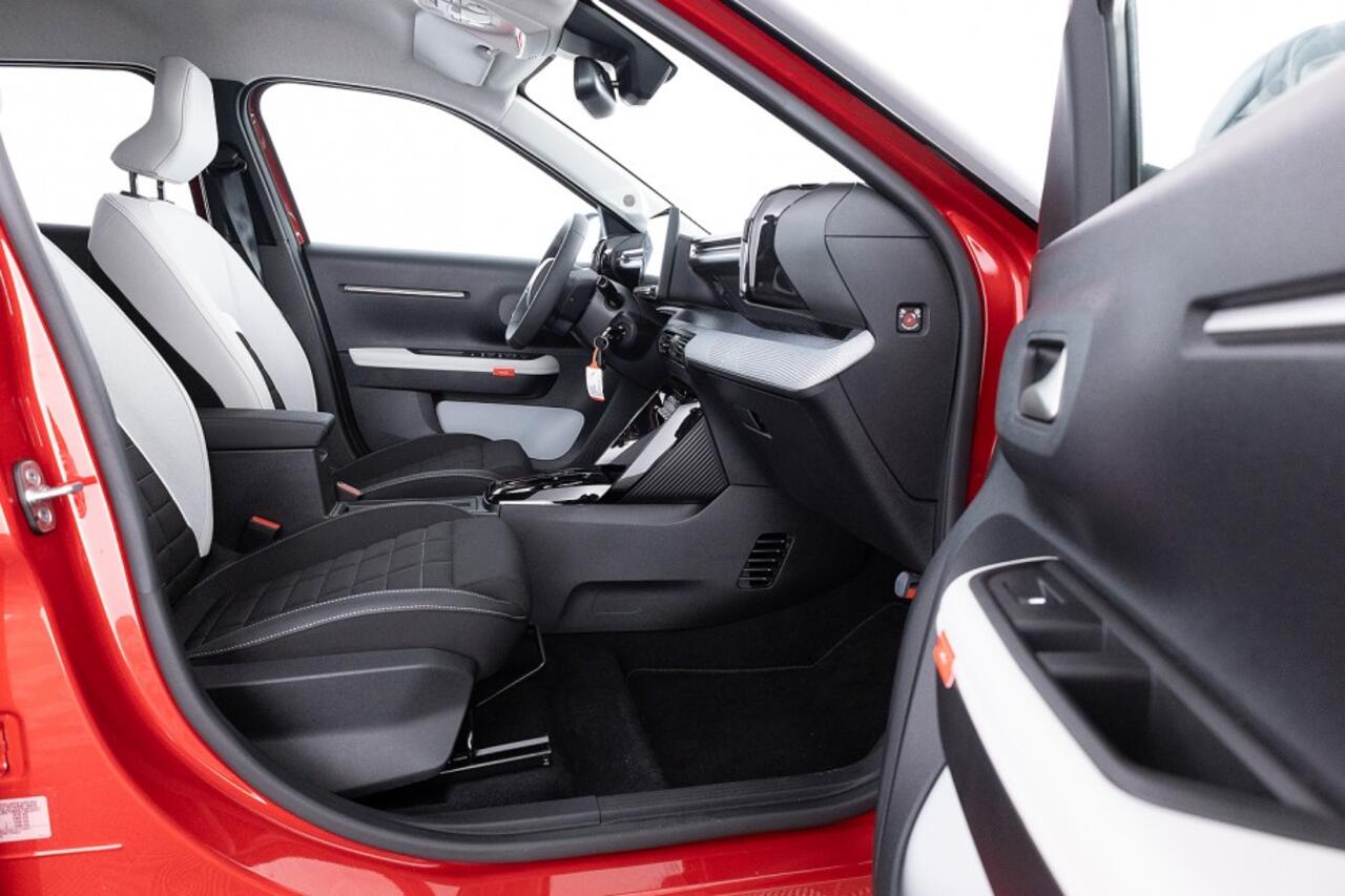 Citroen C3 e-C3 Max 113pk Comfort Range 44 kWh ? 1e Eigenaar