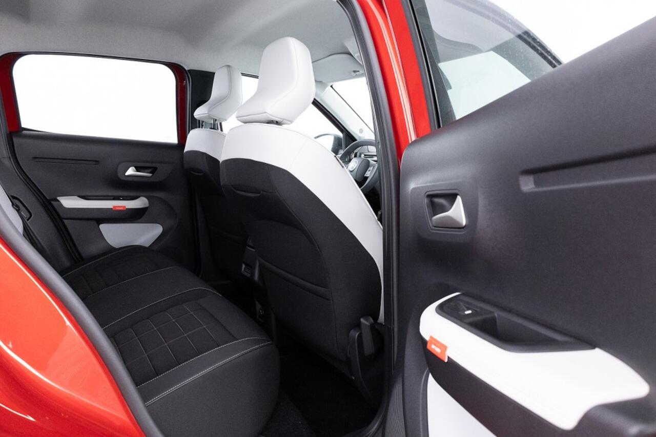 Citroen C3 e-C3 Max 113pk Comfort Range 44 kWh ? 1e Eigenaar