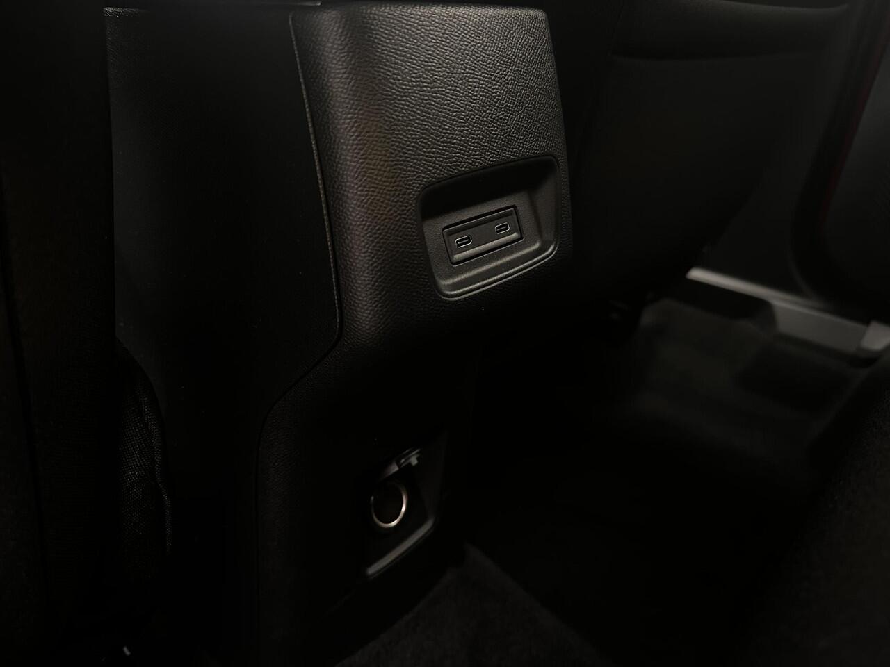 Citroen C3 Business 1.2 Hybrid 110pk e-DCS6 | TWO-TONE! | APPLE CARPLAY / ANDROID AUTO | PARKEERSENSOREN |