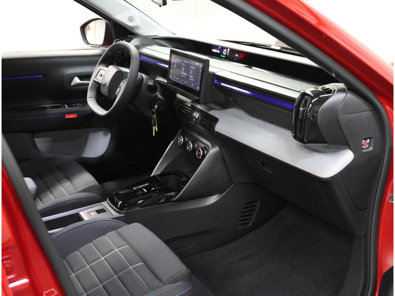 Citroen C3 Ë-C3 Business 113pk Comfort Range 44 kWh | AppleCarPlay/AndroidAuto | Navigatie | CruiseControl | Airco | Armsteun | Parkeersensoren | DAB | LED |