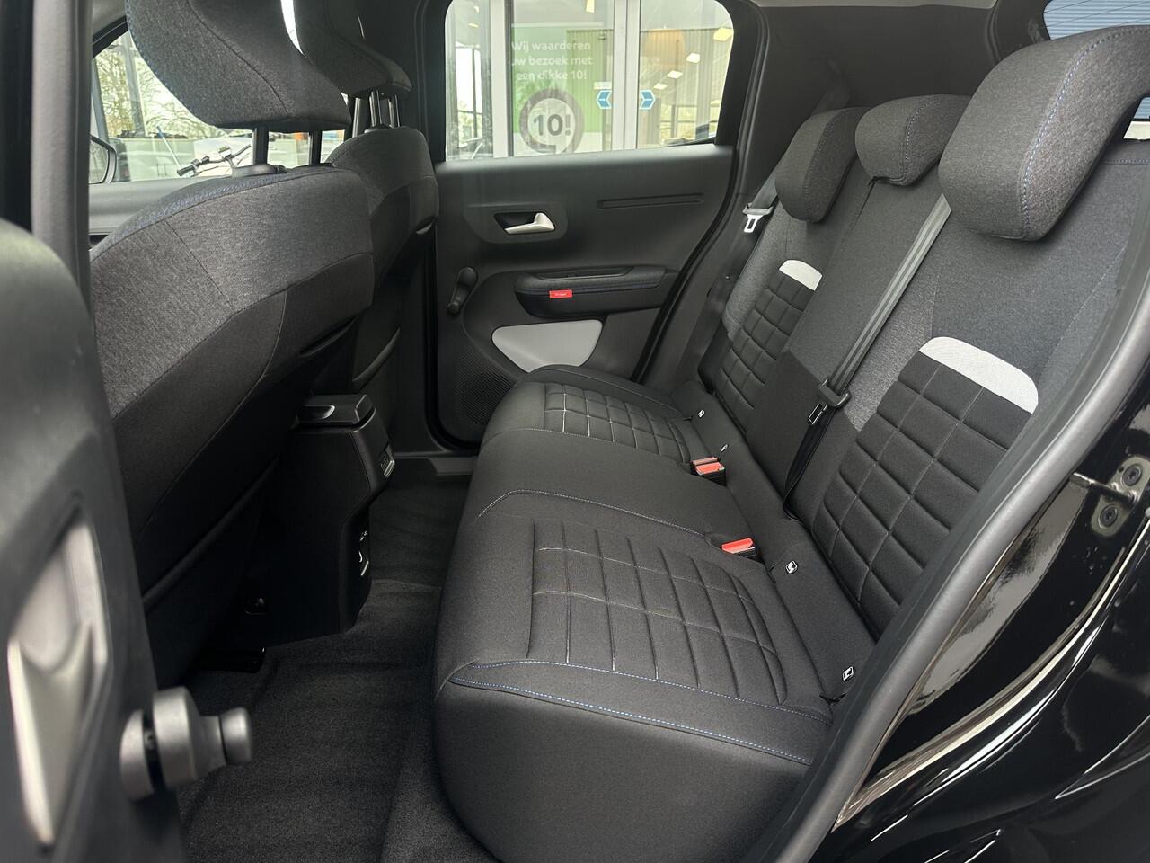 Citroen C3 Ë-C3 Business 113pk Comfort Range 44 kWh | Navigatie | Comfort Seats | Airco | DAB | Apple Carlpay/Android Auto | Parkeersensoren | Cruise Control | Draadloze telefoonlader | Full LED | Armsteun |