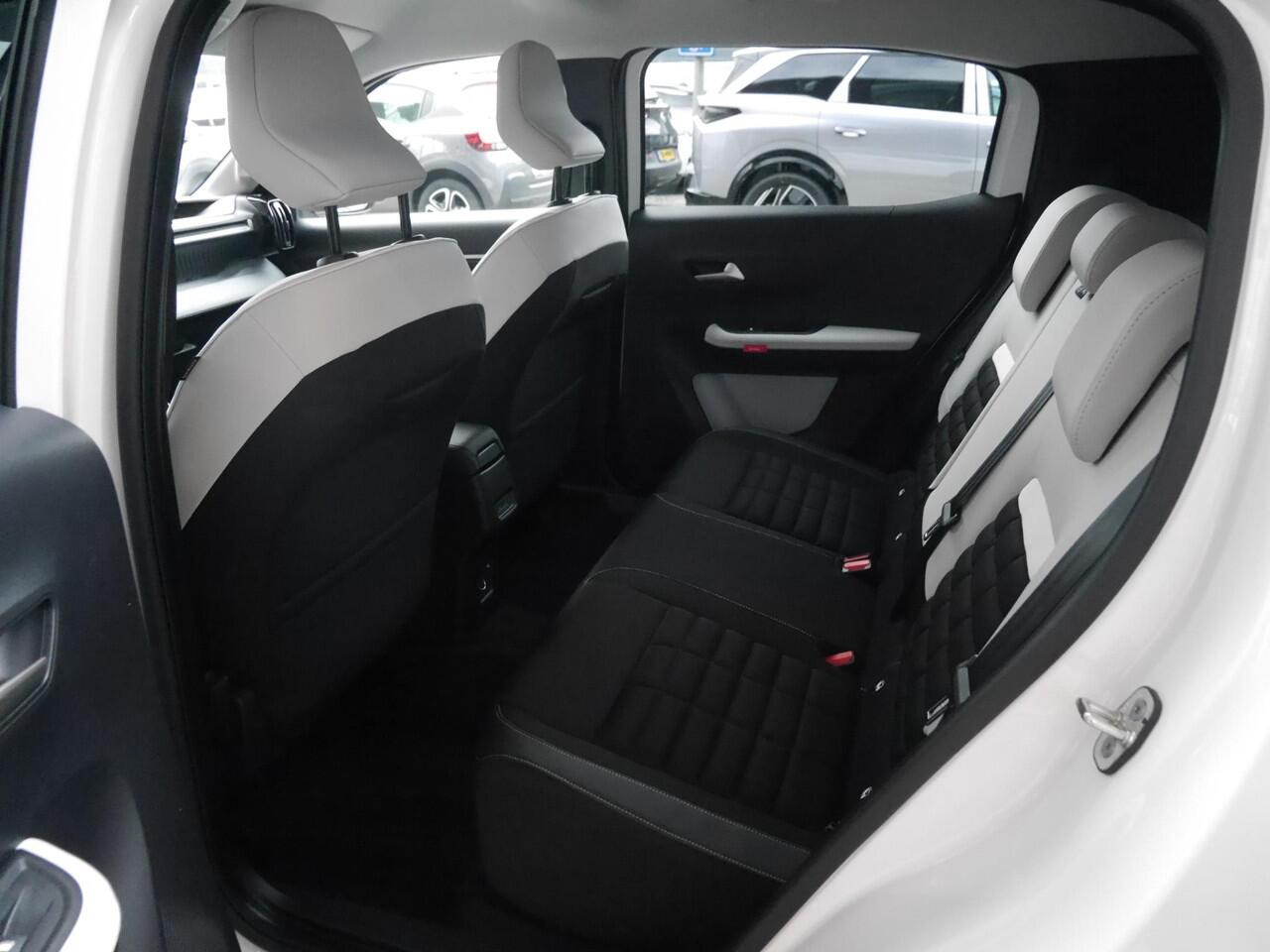 Citroen C3 Aircross 1.2 Hybrid 145pk Max | Nieuwe auto | Automaat | Lichtmetalen velgen | Achteruitrijcamera | Climate control | Dodehoekdetectie | Cruise control