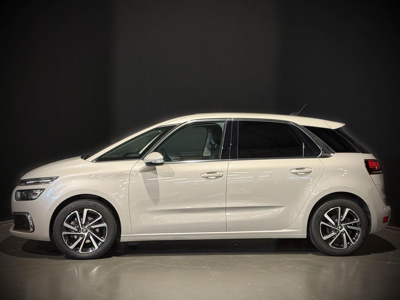 Citroen C4 SpaceTourer 1.2 PureTech | Automaat | Camera | Carplay | Dodehoek