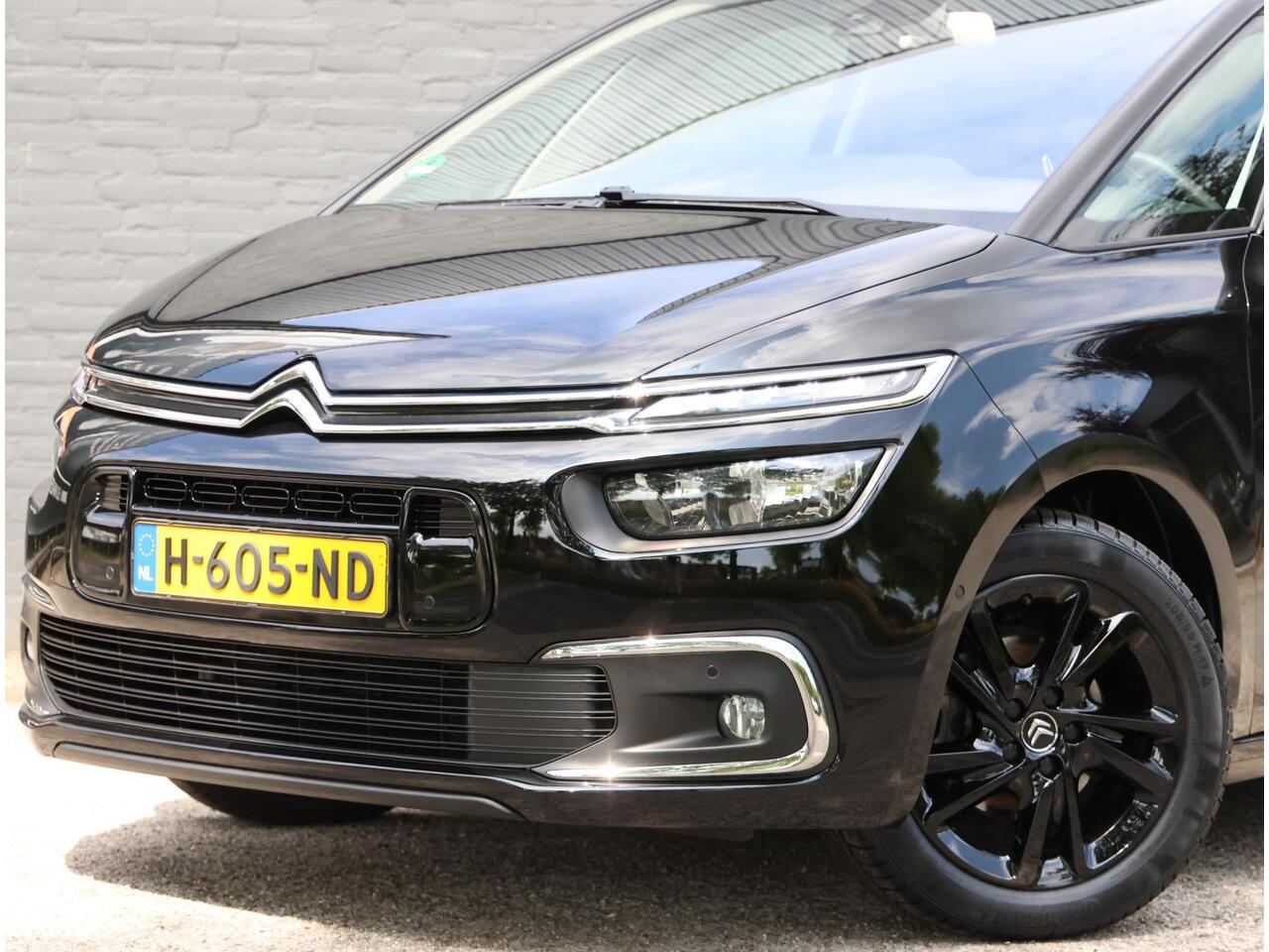 Citroen C4 SpaceTourer 130PK Business | 1ste eigenaar | AppleCarPlay/AndroidAuto | Camera | Cruise Control | Climate Control | Dodehoekdetectie | Navigatie | AUTOMAAT | Keyless | Isofix |