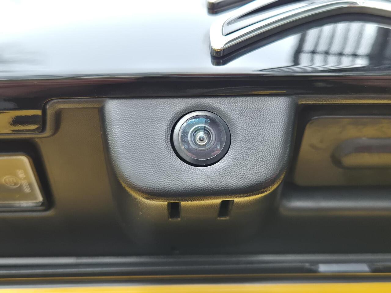 Citroen C4 1.2 Puretech 130PK Shine AUTOMAAT | Navigatie | Schuif / kanteldak | Panoramdak | Parkeersensoren + Camera | Cruise Control | LM velgen