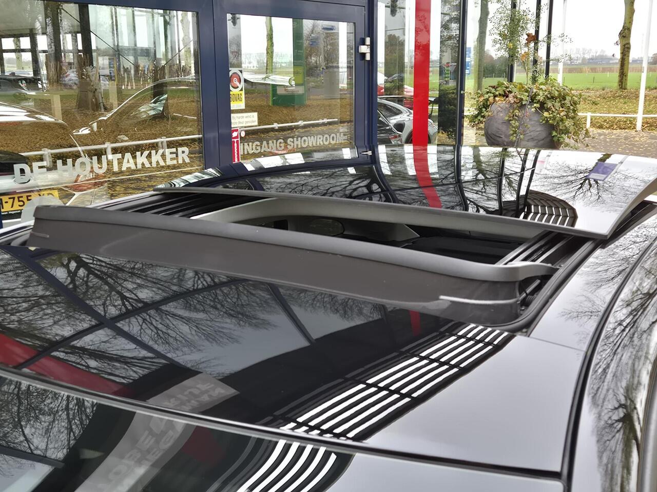 Citroen C4 1.2 Puretech 130PK Shine AUTOMAAT | Navigatie | Schuif / kanteldak | Panoramdak | Parkeersensoren + Camera | Cruise Control | LM velgen