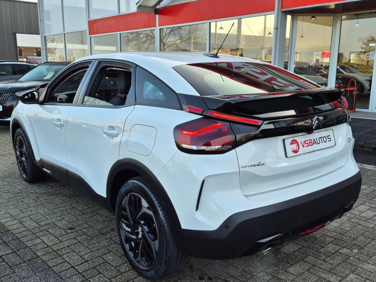 Citroen C4 1.2 PURETECH 130PK AUT. FEEL NAVI CAMERA CARPLAY AIRCO LMV PDC