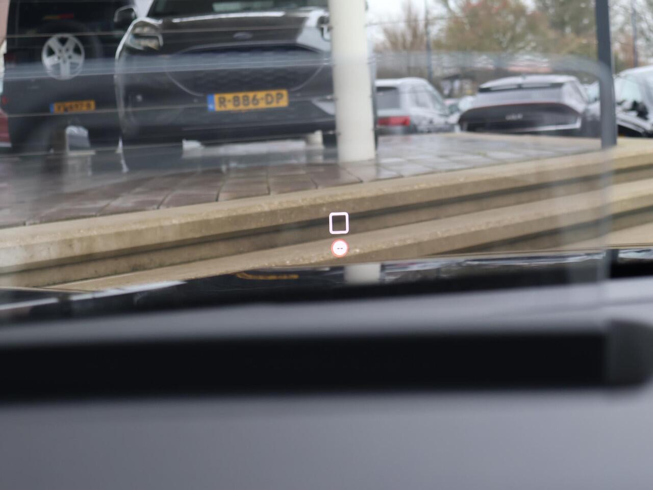 Citroen C4 1.2 SHINE AUT. *NIEUWE DBRIEM* + ADAPTIVE CRUISE | HEAD-UP | CAMERA | DAB | 18 INCH | CARPLAY