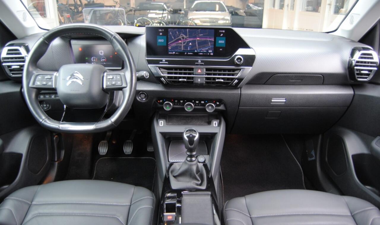 Citroen C4 1.2 PT. Shine | Apple Carplay | Stoelverwarming | Trekhaak