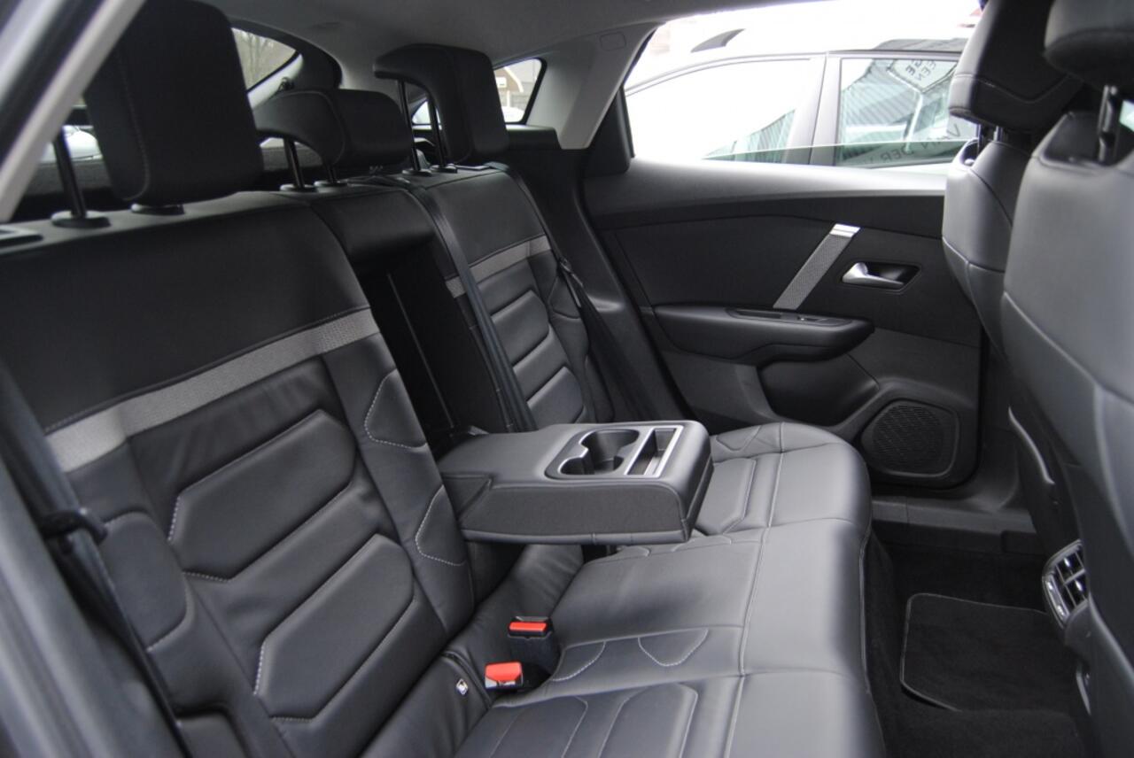 Citroen C4 1.2 PT. Shine | Apple Carplay | Stoelverwarming | Trekhaak