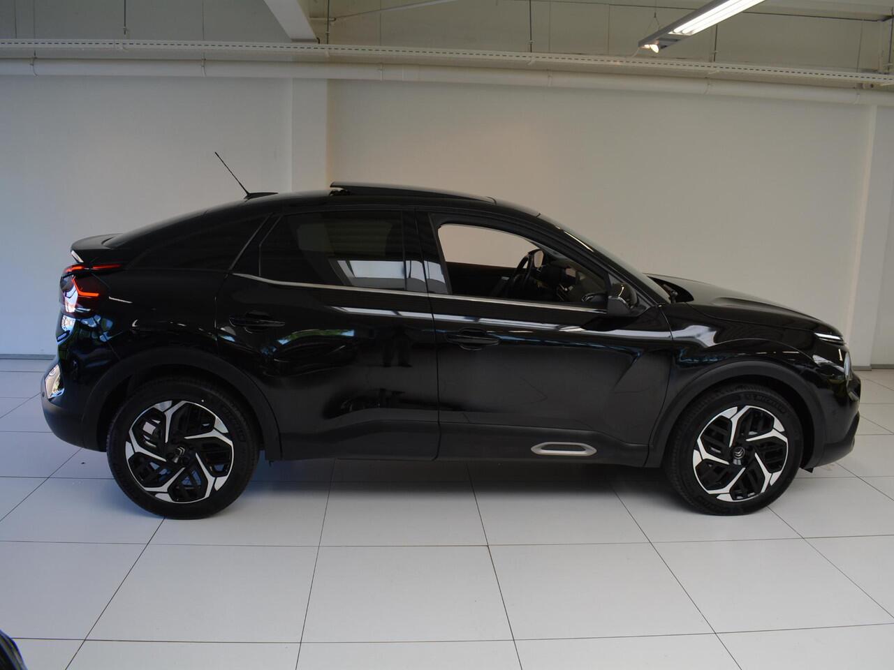 Citroen C4 1.2 Turbo 130pk Automaat Shine | Panoramadak | Hifi installatie |