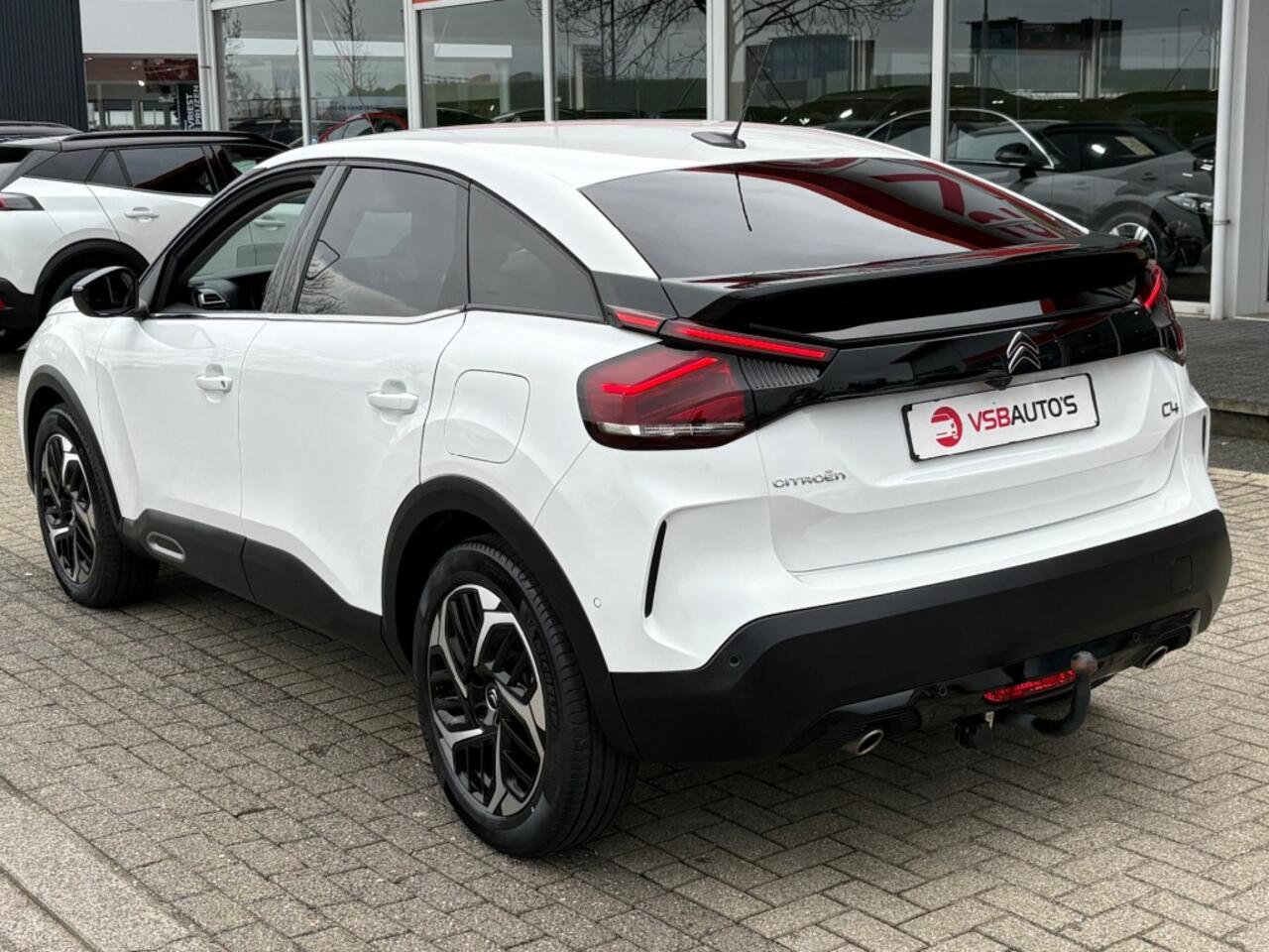 Citroen C4 1.2 PURETECH 130PK AUT. SHINE NAVI CAMERA TREKHAAK CARPLAY AIRCO LMV PDC