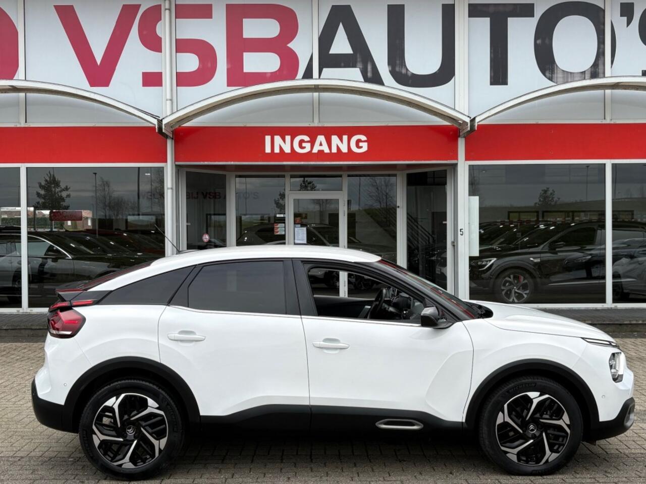 Citroen C4 1.2 PURETECH 130PK AUT. SHINE NAVI CAMERA TREKHAAK CARPLAY AIRCO LMV PDC