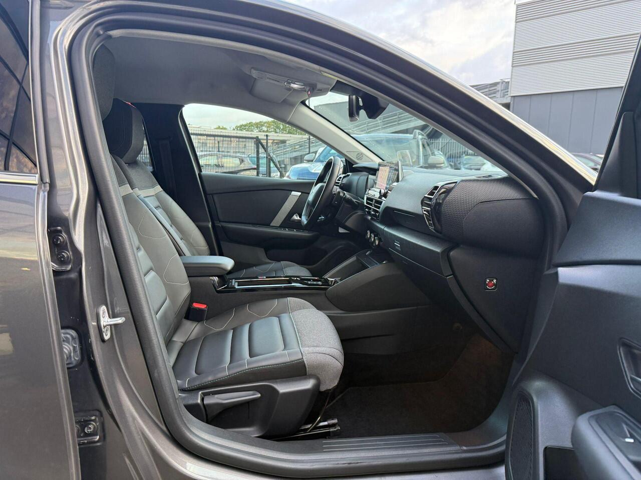 Citroen C4 X 1.2 Puretech Shine *Trekhaak & ACC*