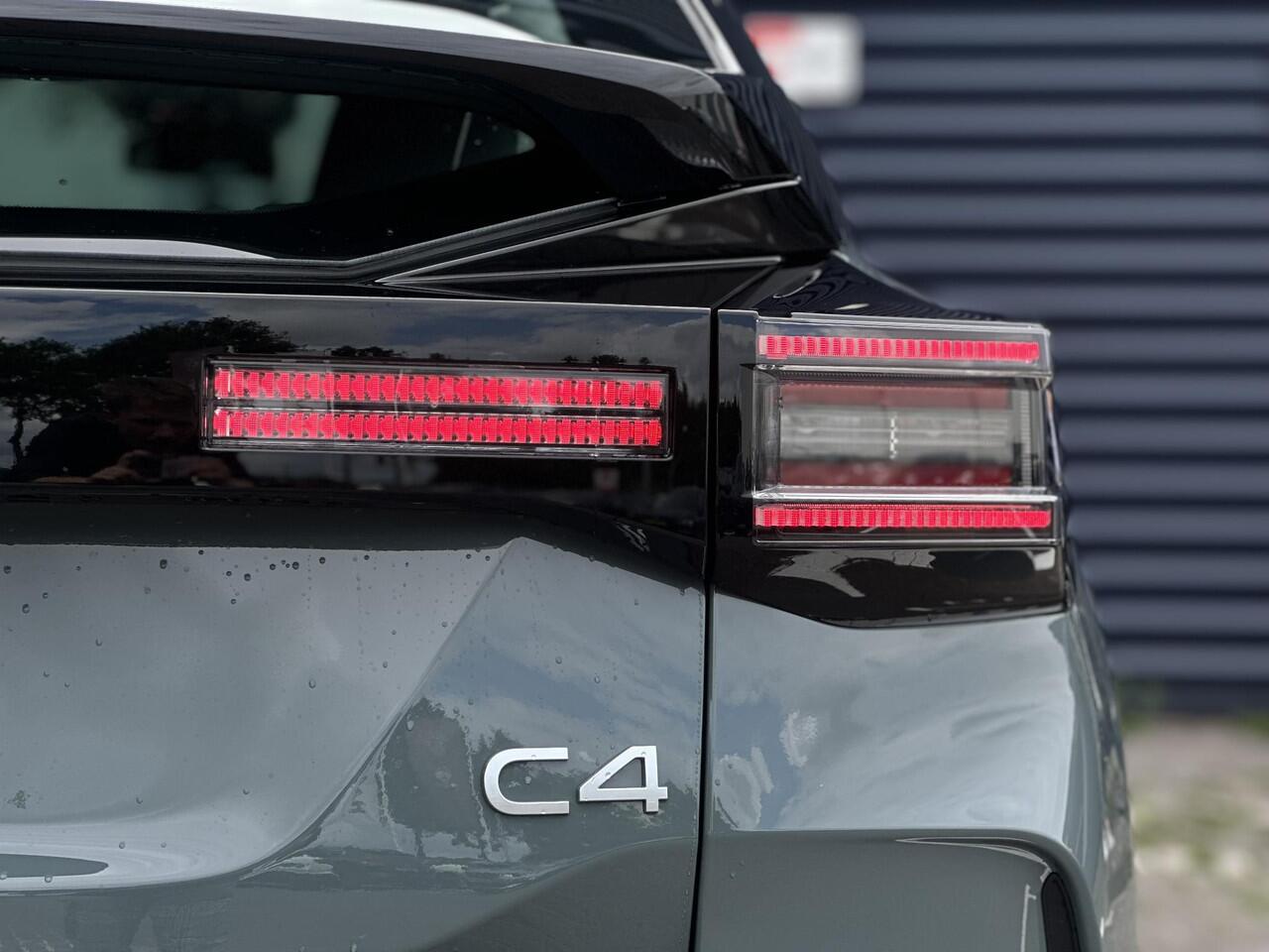 Citroen C4 1.2 Hybrid 145pk Business | Voorruit-/Stoelverwarming | Comfort Seats | PHC vering | Adaptive Cruise Control | Climate Control | Parkeercamera/-sensoren | Apple Carplay/Android Auto | Full LED | Dodehoekdetectie | Navigatie |