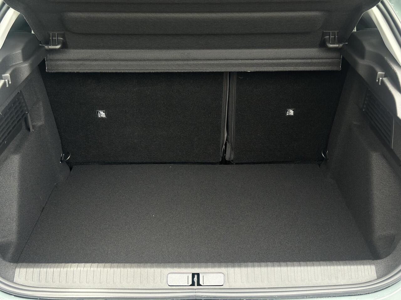 Citroen C4 1.2 Hybrid 145pk Business | Voorruit-/Stoelverwarming | Comfort Seats | PHC vering | Adaptive Cruise Control | Climate Control | Parkeercamera/-sensoren | Apple Carplay/Android Auto | Full LED | Dodehoekdetectie | Navigatie |