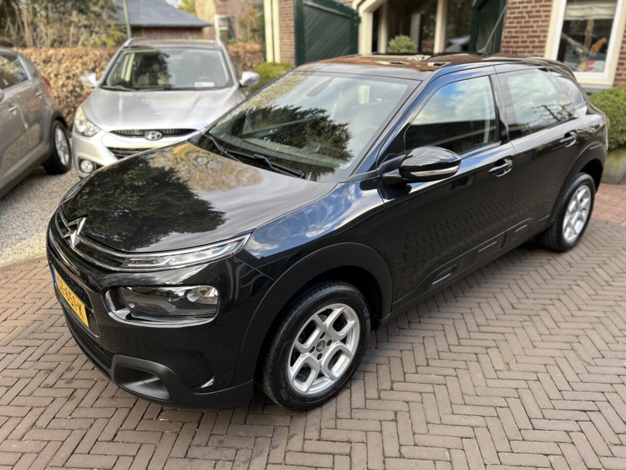 Citroen C4 CACTUS 1.2 110pk Feel Navi, Camera, Trekhaak, LMV, Carplay