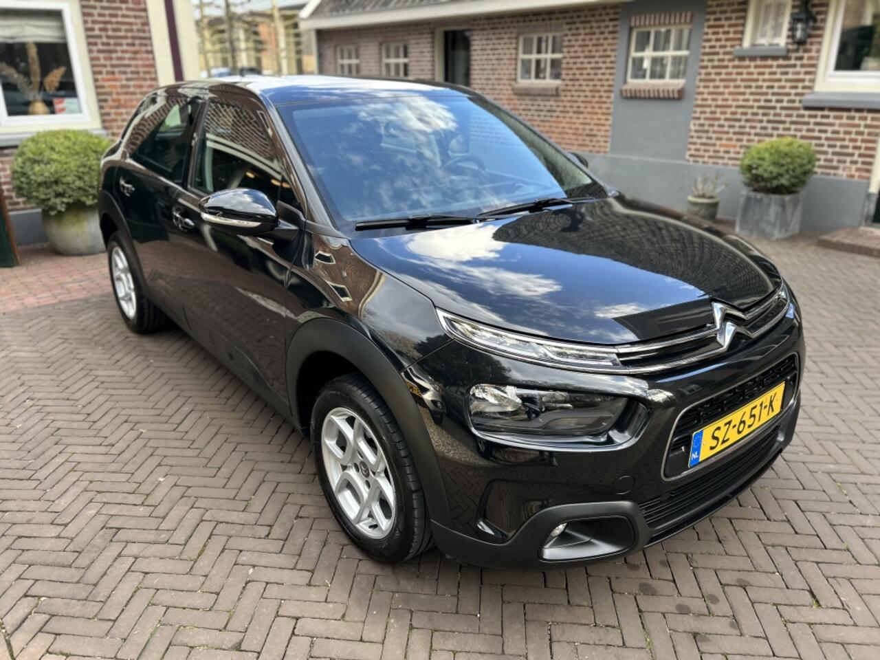 Citroen C4 CACTUS 1.2 110pk Feel Navi, Camera, Trekhaak, LMV, Carplay