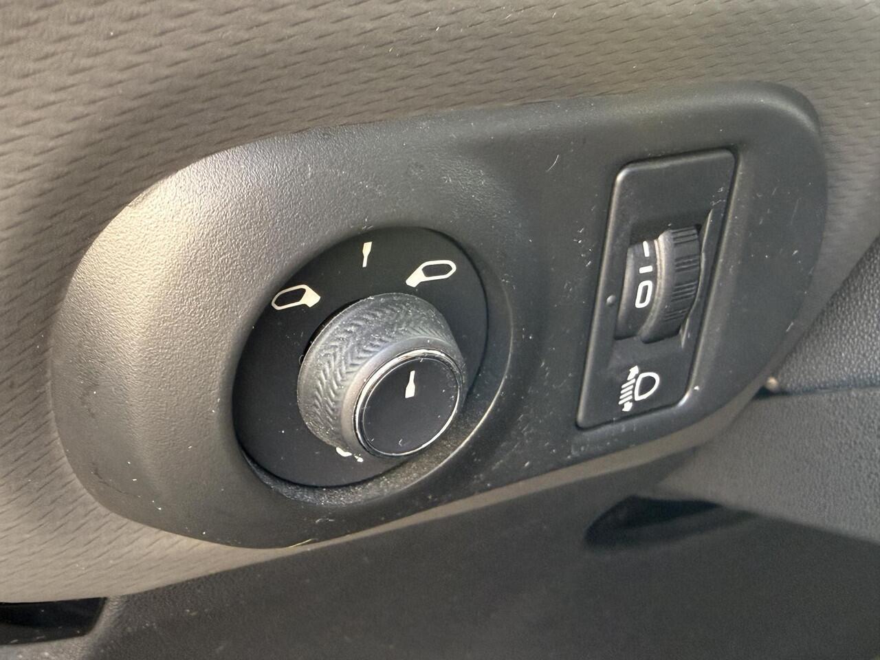 Citroen C4 CACTUS 1.2 PureTech Shine / ALL-IN RIJKLAARPRIJS /Navi/Camera/Glazen Dak/Trekhaak