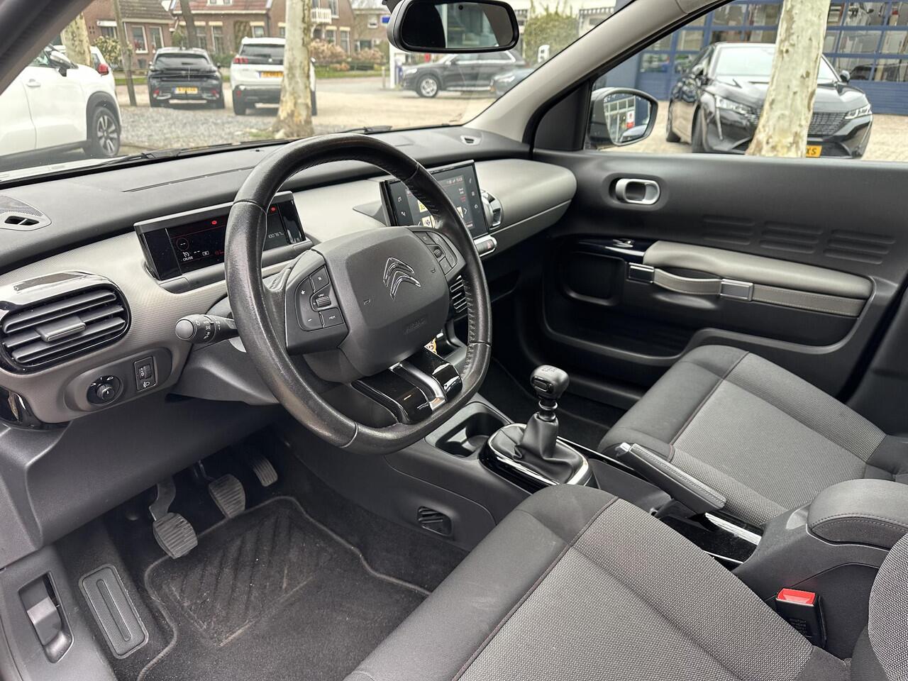 Citroen C4 CACTUS 1.2 Turbo 110 PK Business | Complete Uitvoering | Afneembare Trekhaak | Lage Wegenbelasting | Lichtmetalen Velgen | All Season Banden | Navigatie DAB+ Radio | Climate Control | Mistlampen | Parkeersensoren | Digitaal Dashboard | Multimediascherm |
