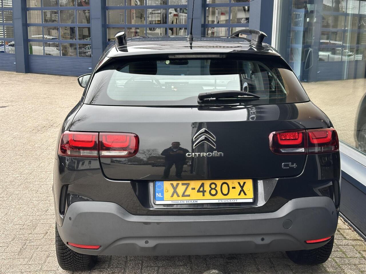 Citroen C4 CACTUS 1.2 Turbo 110 PK Business | Complete Uitvoering | Afneembare Trekhaak | Lage Wegenbelasting | Lichtmetalen Velgen | All Season Banden | Navigatie DAB+ Radio | Climate Control | Mistlampen | Parkeersensoren | Digitaal Dashboard | Multimediascherm |