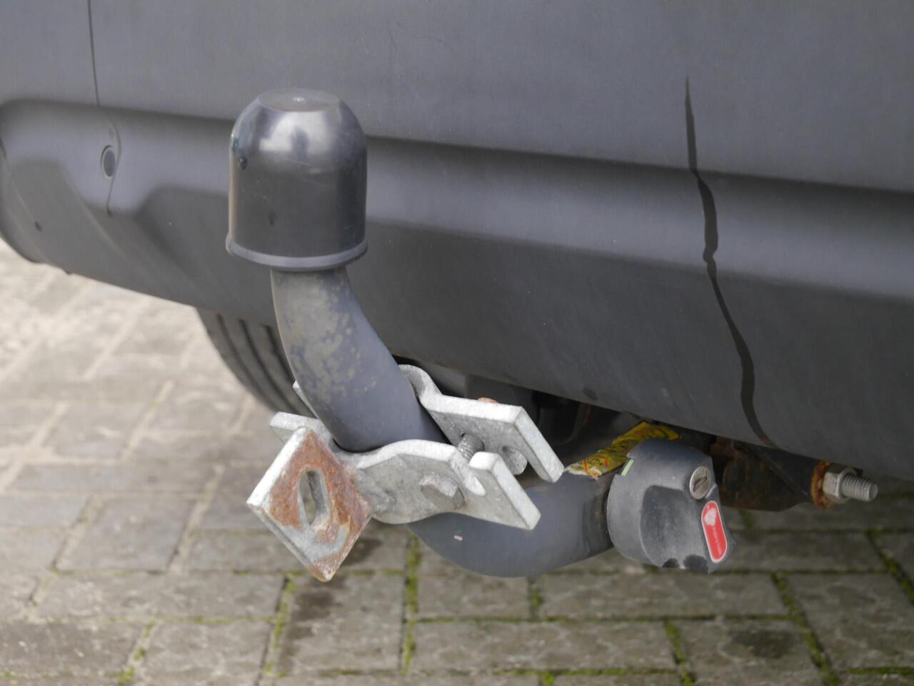 Citroen C4 CACTUS 1.2 PureTech Feel | Achteruitrijcamera | Keyless entry en start | Navigaitie | Trekhaak | Climate control | Cruise control