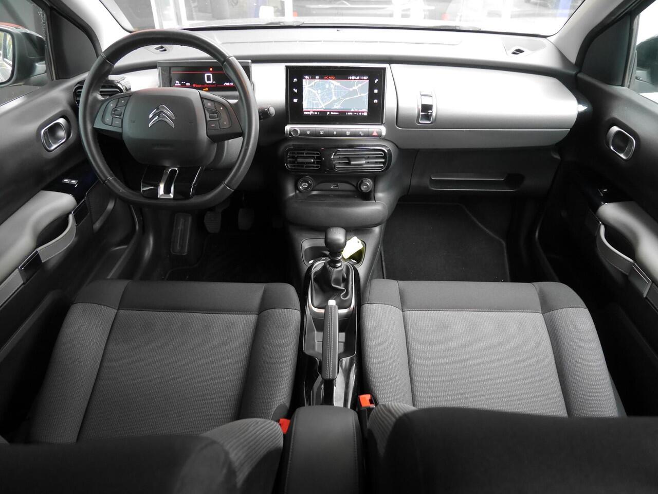 Citroen C4 CACTUS 1.2 PureTech Feel | Achteruitrijcamera | Keyless entry en start | Navigaitie | Trekhaak | Climate control | Cruise control