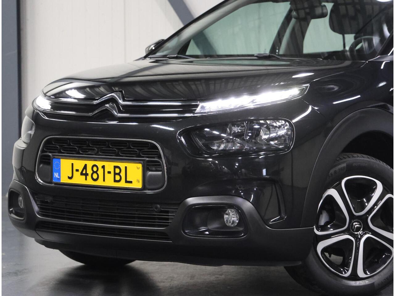 Citroen C4 CACTUS 1.2 110PK Business | AppleCarPlay/AndroidAuto | Cruise Control | Navigatie | Climate Control | Trekhaak | Armsteun | Isofix | Parkeersensoren |