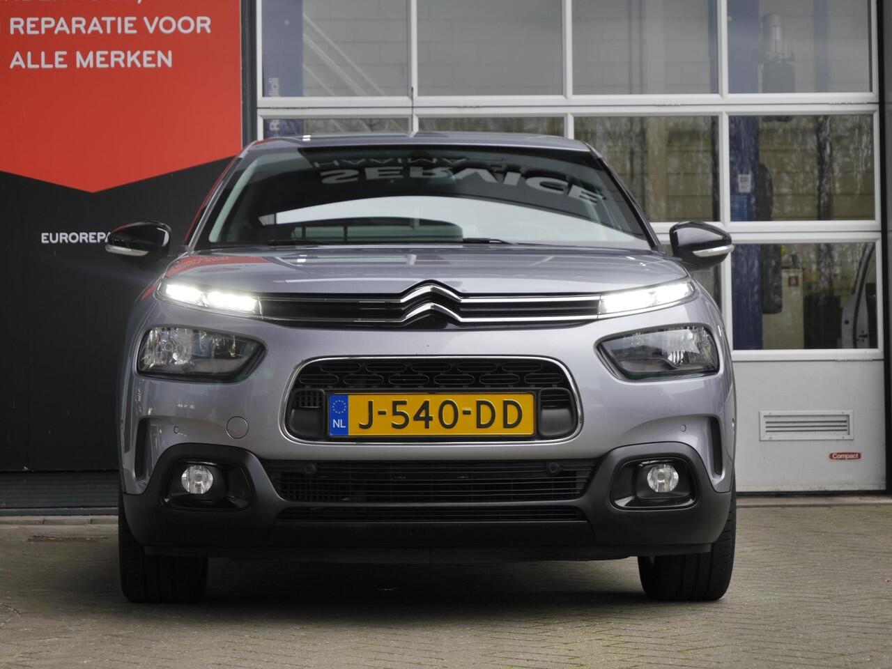 Citroen C4 CACTUS 1.2 PureTech Feel 110pk | Achteruitrijcamera | Keyless entry en start | Navigaitie | Trekhaak | Climate control | Cruise control