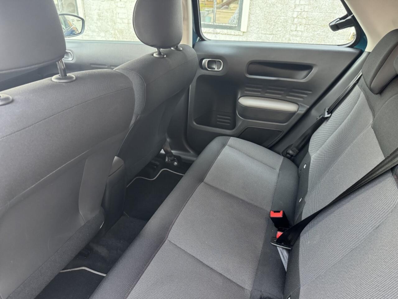 Citroen C4 CACTUS 1.2 PT Business / all in prijs/ apple carplay/android /navi