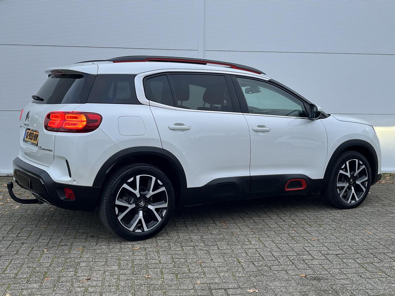 Citroen C5 Aircross 1.6 PureTech Shine / trekhaak ( 1500 kg) / Apple Carplay/Android Auto / cruise control adaptief met Stop&Go en stuurhulp / navigatiesysteem full map /