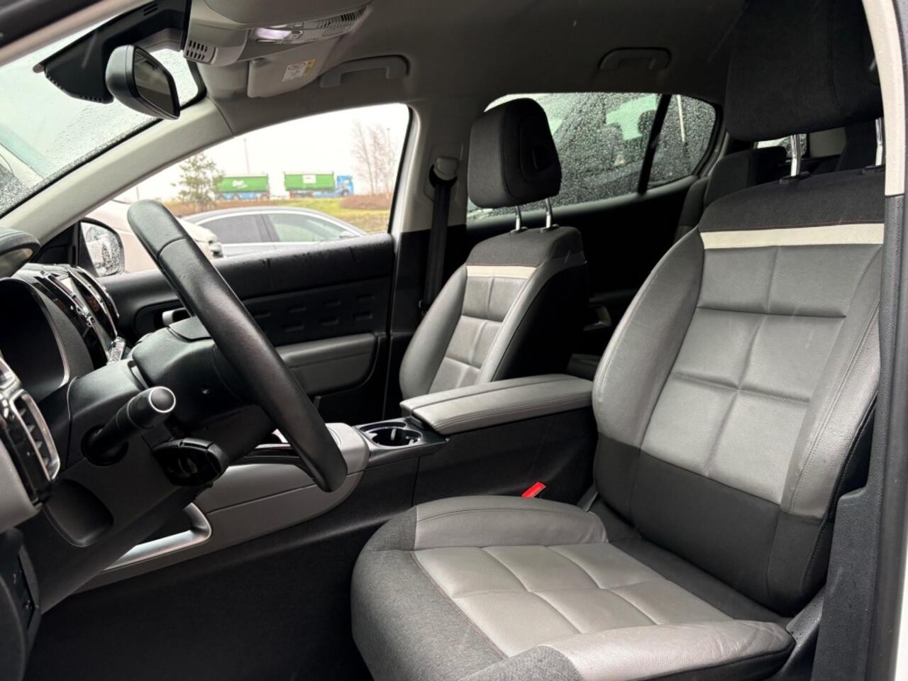 Citroen C5 1.2 PURETECH 130PK SHINE NAVI CAMERA CARPLAY AIRCO LMV PDC