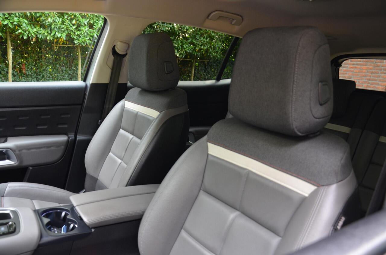 Citroen C5 Aircross 1.2 PureTech Shine Automaat/Navi/Pdc/Ecc/Achteruitrijcamera/Stoelverwarming/Trekhaak met afneembare kogel/Volledig digitaal instrumentenpaneel/Cr-Controle/Privacy-Glass/19-Inch Lmv