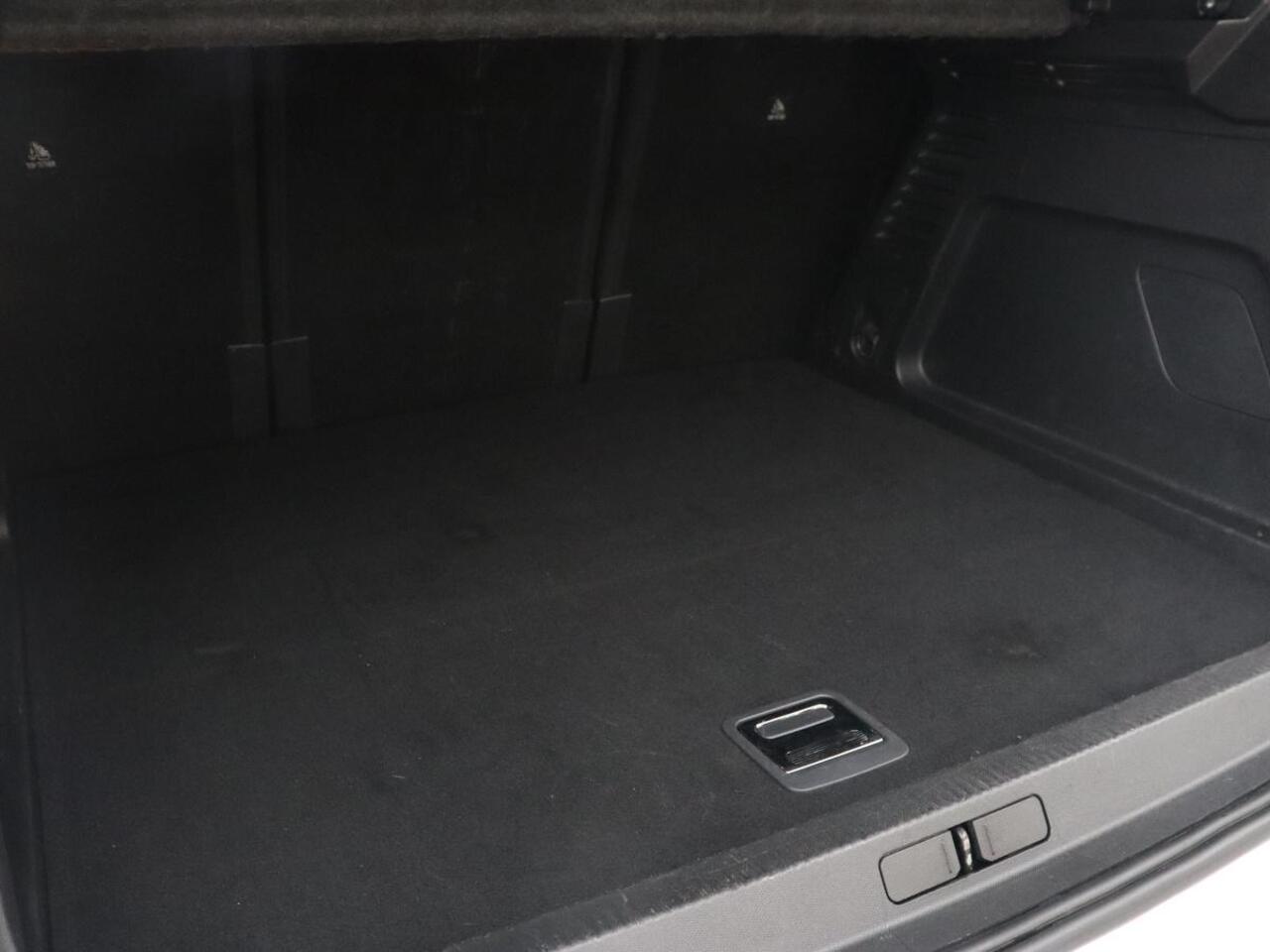 Citroen C5 Aircross 1.6 Plug-in Hybrid 225 Business | Camera | Carplay | Navigatie | Digital Cockpit | DAB | Climate control | Bluetooth | Cruise control