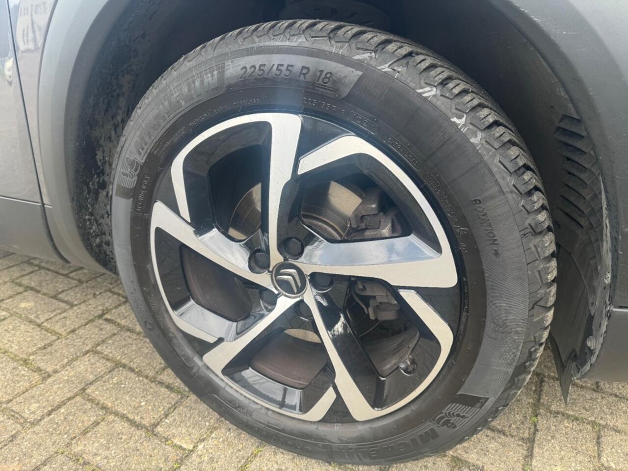 Citroen C5 1.2 Business 130pk + Camera + Car-play + 1/2 leder + Navi + 18 inch Lmv