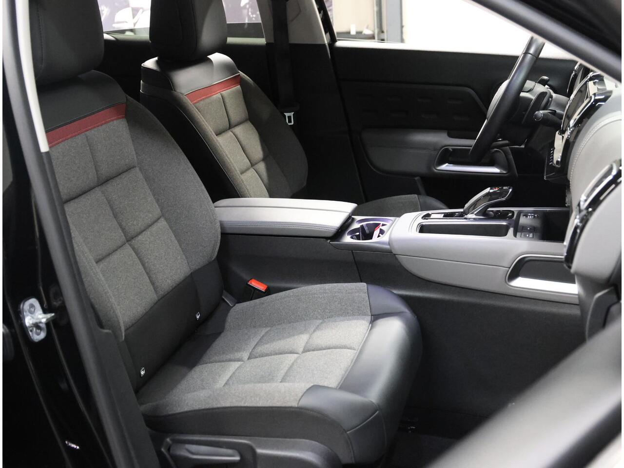 Citroen C5 Aircross 1.2 130PK C-Series | 1ste eigenaar | AppleCarPlay/AndroidAuto | Camera | Cruise Control | Climate Control | 18''LMV | Trekhaak | Navigatie | Isofix | Privacy Glass | Parkeersensoren |