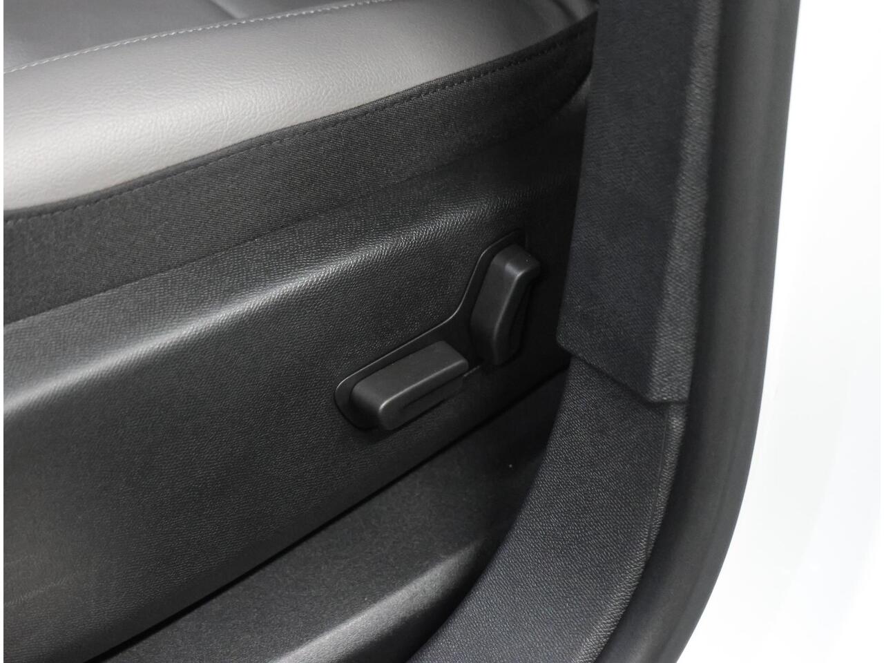 Citroen C5 Aircross 1.6 Plug-in Hybrid 225PK Shine | AppleCarPlay/AndroidAuto | Stof/Lederen Bekleding | StoelVerwarming | Cruise Control | Camera | Keyless Start | LED | Elektrische Klep | Isofix | Privacy Glass |