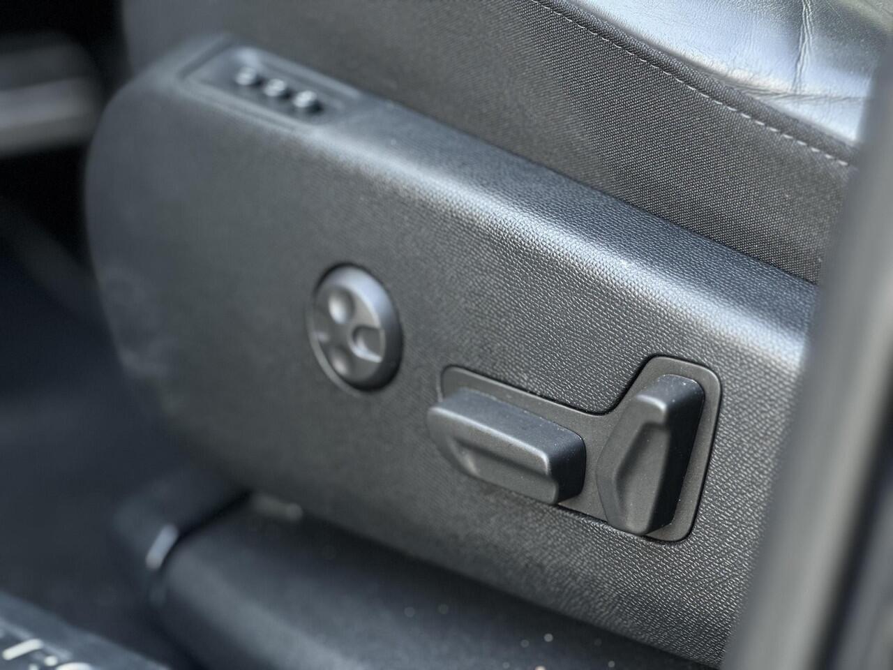 Citroen C5 Aircross 1.6 Plug-in Hybrid 225 Shine | Stoelverwarming/-massage/-geheugen | Comfort seats | Draadloze telefoonlader | Trekhaak | Navigatie | Adaptive Cruise Control | Apple Carplay/Android Auto | Climate Control | Dodehoekdetectie | Keyless Entry/Start |