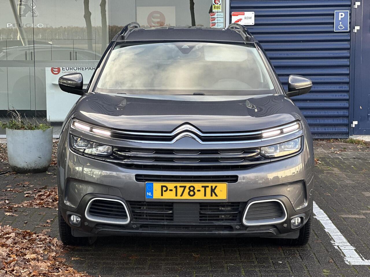 Citroen C5 Aircross 1.6 Plug-in Hybrid 225 Shine | Stoelverwarming/-massage/-geheugen | Comfort seats | Draadloze telefoonlader | Trekhaak | Navigatie | Adaptive Cruise Control | Apple Carplay/Android Auto | Climate Control | Dodehoekdetectie | Keyless Entry/Start |