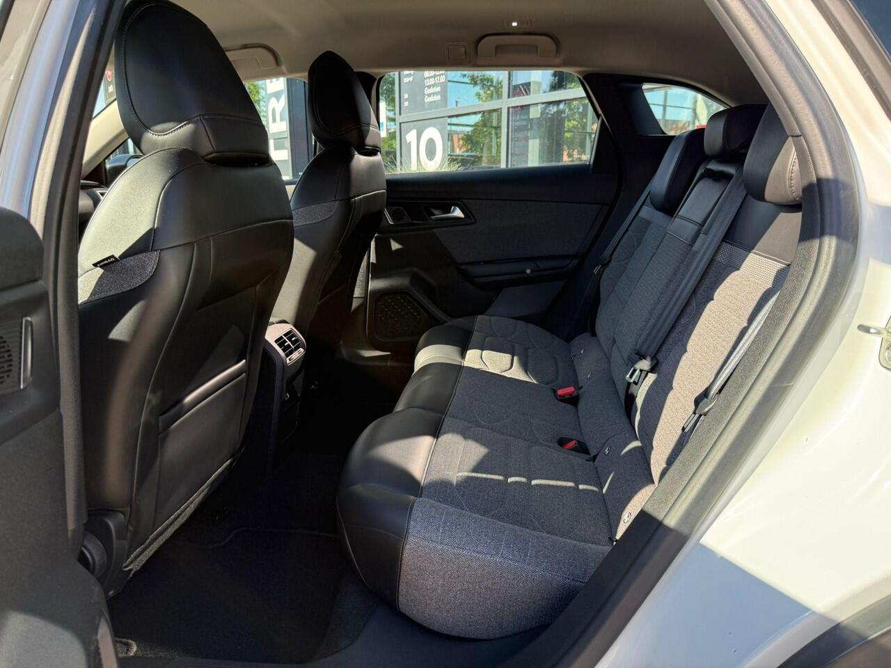 Citroen C5 X 1.2 PureTech Business *All Season Banden*