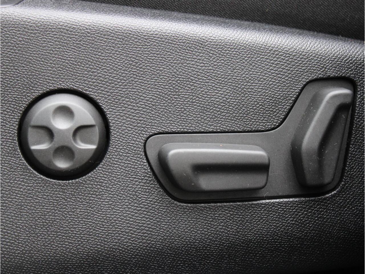 Citroen C5 Aircross 1.6 Plug-in Hybrid 225 Business Plus | Automaat | Camera / Trekhaak / Pano / Navi