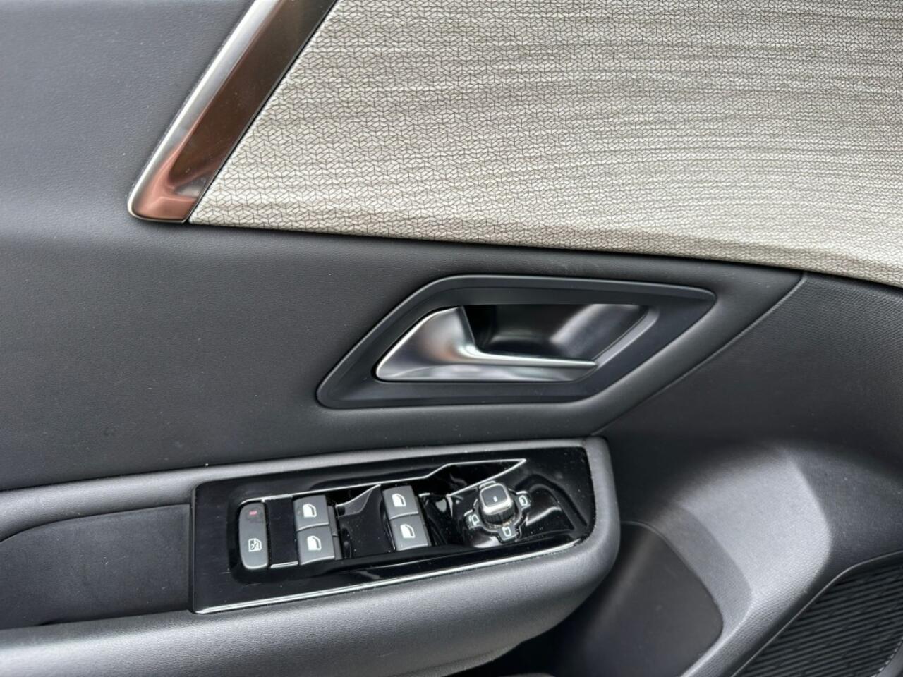 Citroen C5 1.6 Plug-in Hybrid 225 Shine / Pano / Carplay