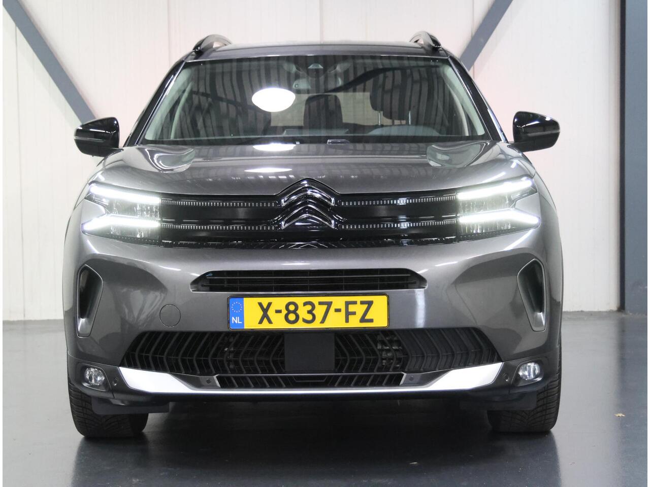Citroen C5 Aircross 1.6 Plug-in Hybrid 225PK Shine | AppleCarPlay/AndroidAuto | Lederen Bekleding | Cruise Control | Camera | Navigatie | Keyless Start | FULL LED | Stoelverwarming | Privacy Glass | Isofix |