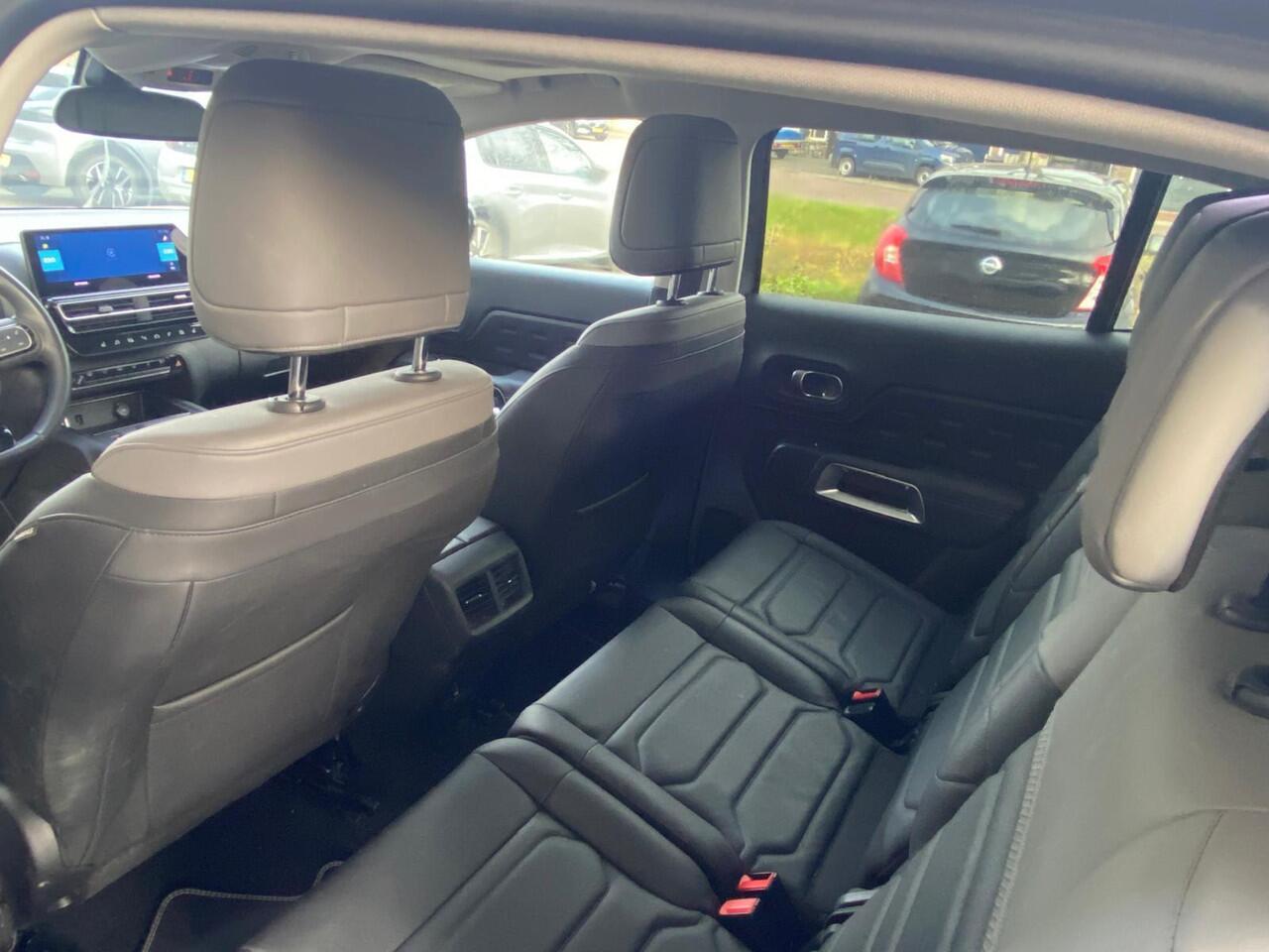 Citroen C5 Aircross 1.6 Plug-in Hybrid 225 Shine Automaat | Parkeersensoren | Achteruitrij camera | Voorstoelen verwarmd | Navigatie