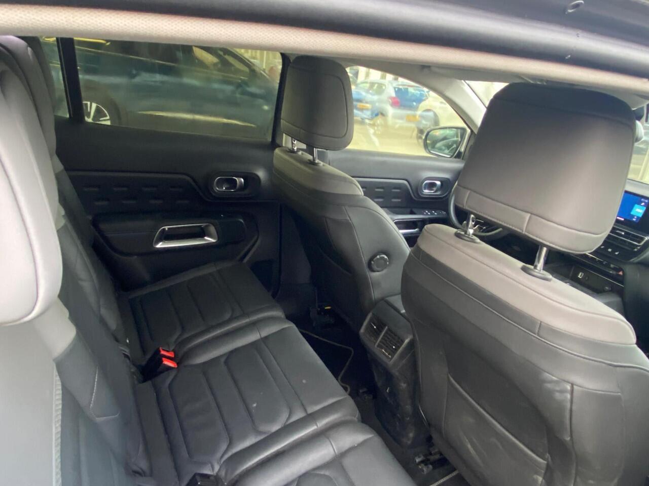 Citroen C5 Aircross 1.6 Plug-in Hybrid 225 Shine Automaat | Parkeersensoren | Achteruitrij camera | Voorstoelen verwarmd | Navigatie